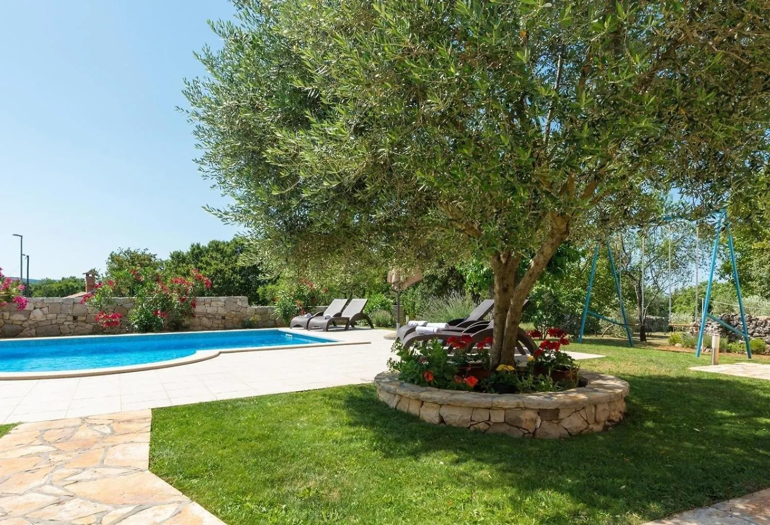 Ferienhaus Mit Privatpool Fuer 10 Personen Ca 170 Qm In Brgod, Istrien Bucht Von Rasa Labin  Casa de Férias